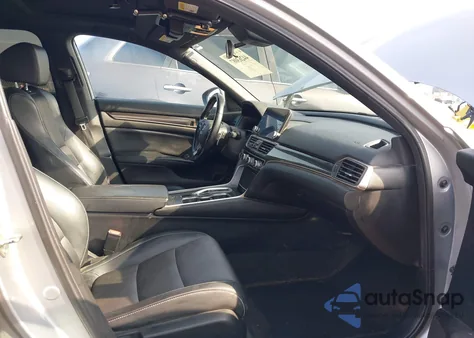 2018 Honda Accord Sport 2.0T z USA, uszkodzony, nr VIN 1HGCV2F30JA015235